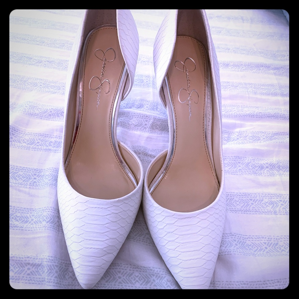 Jessica Simpson pumps